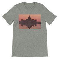 'The Victoria Memorial' by Yoshida Hiroshi, 1931 - T-Shirt