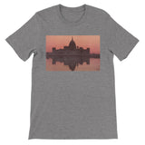 'The Victoria Memorial' by Yoshida Hiroshi, 1931 - T-Shirt